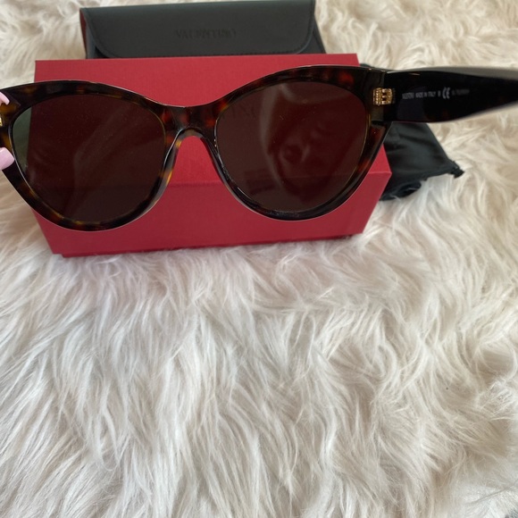 Valentino cat eye sunglasses - Picture 6 of 11